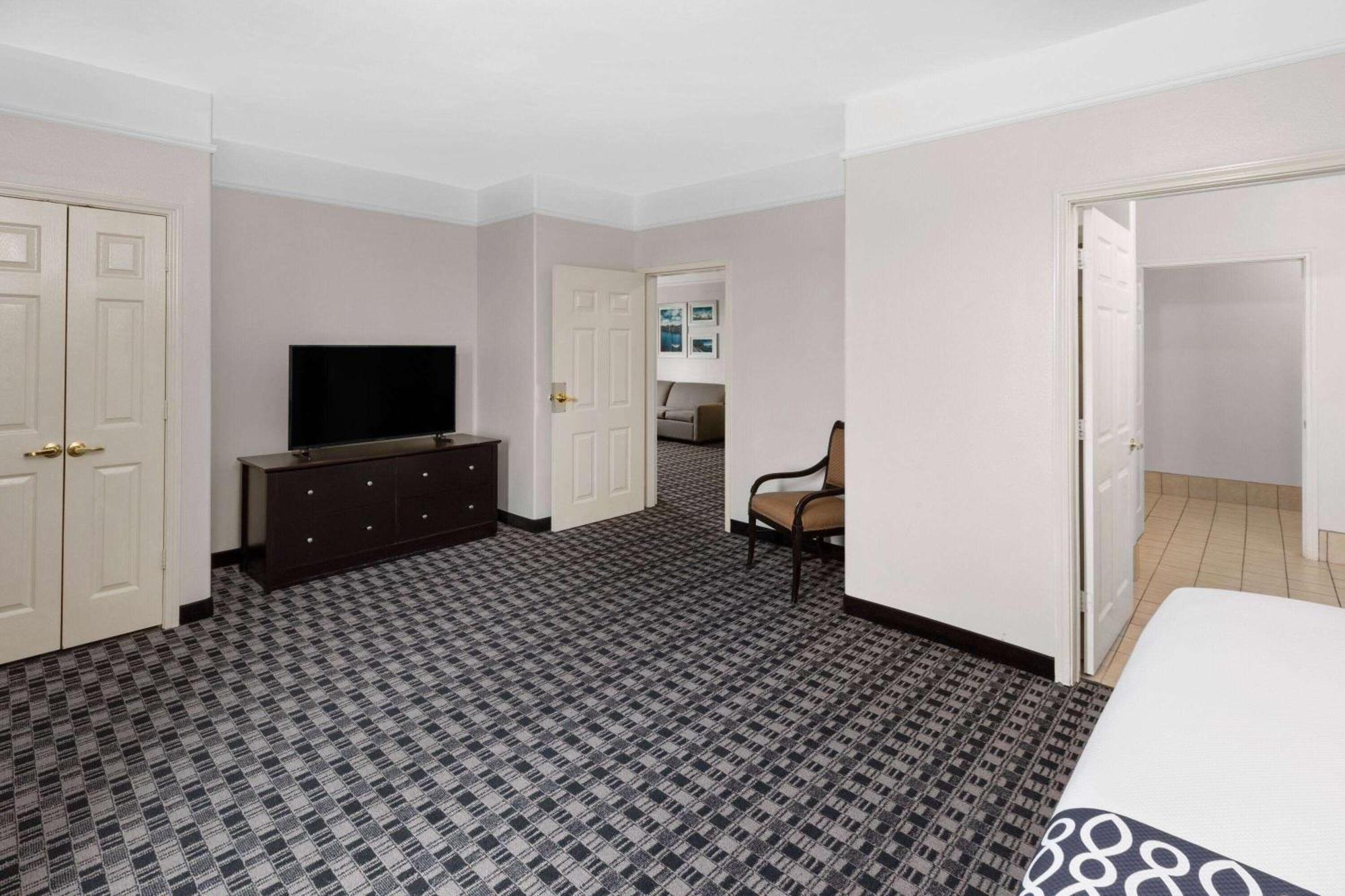 Hotel La Quinta By Wyndham Deer Park Esterno foto