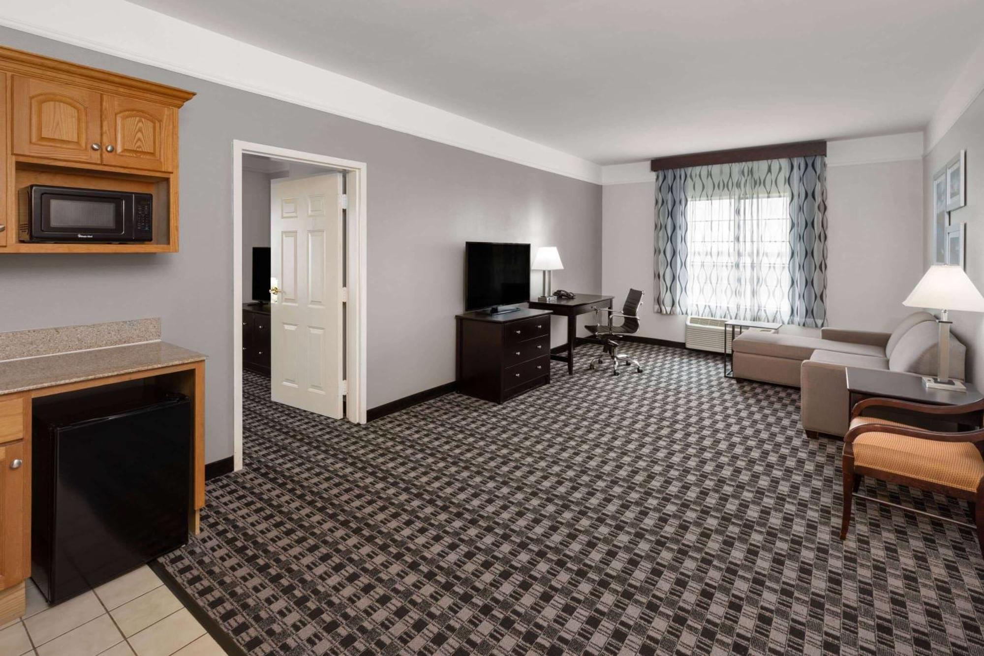 Hotel La Quinta By Wyndham Deer Park Esterno foto
