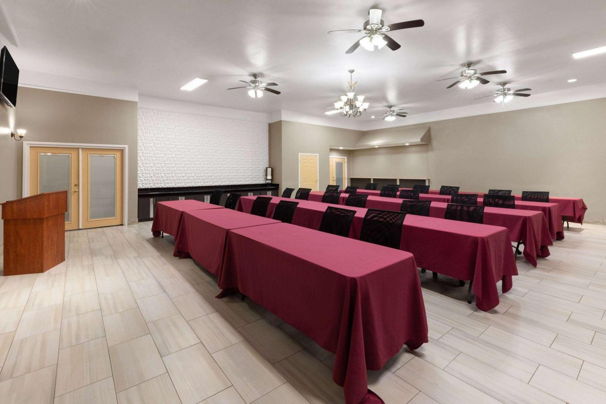 Hotel La Quinta By Wyndham Deer Park Esterno foto